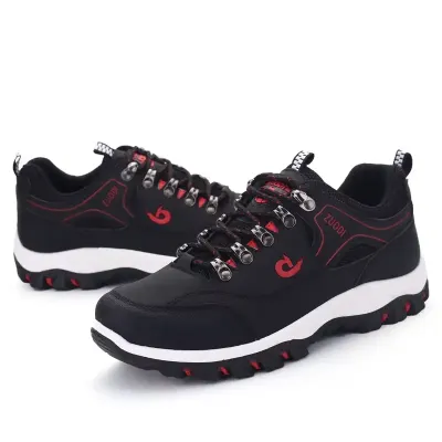   BREATHABLE HIKING SHOES